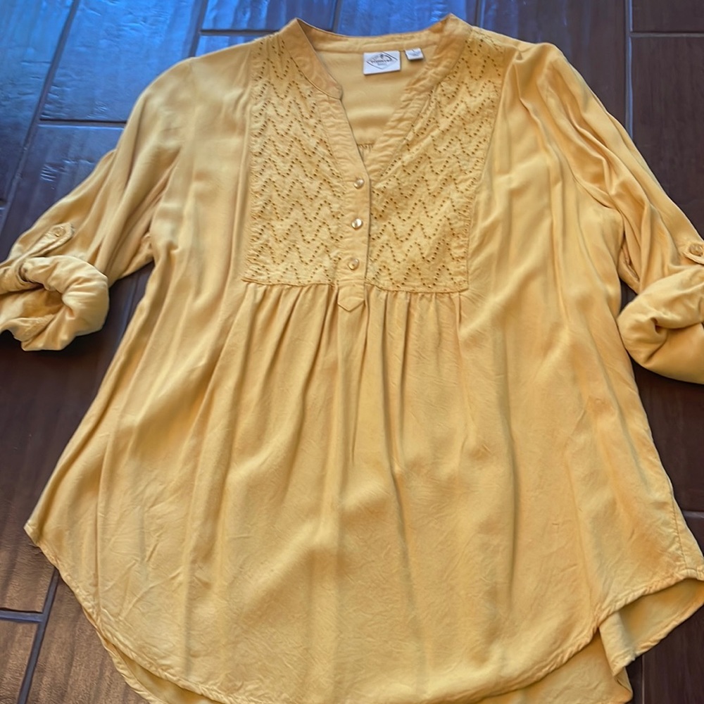 Mustard yellow top